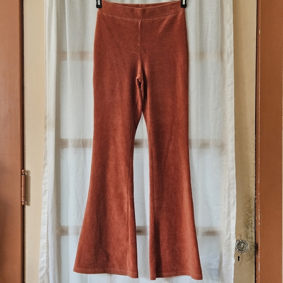 📌136 AMERICAN EAGLE AHH-MAZINGLY SOFT HIGH RISE KNIT FLARE WOMEN'S SIZE SMALL - Picture 3 of 7